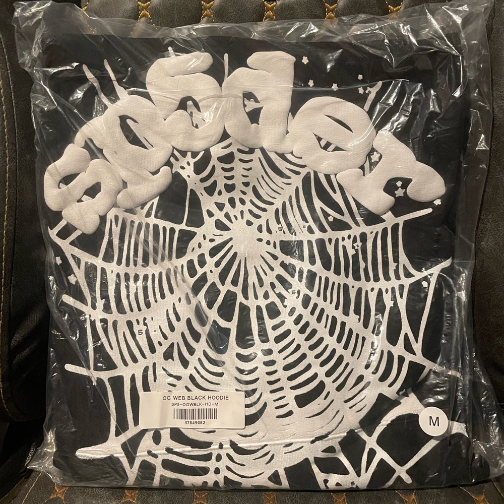 4 sp5der hoodies shoot me an offer if you don’t like my price